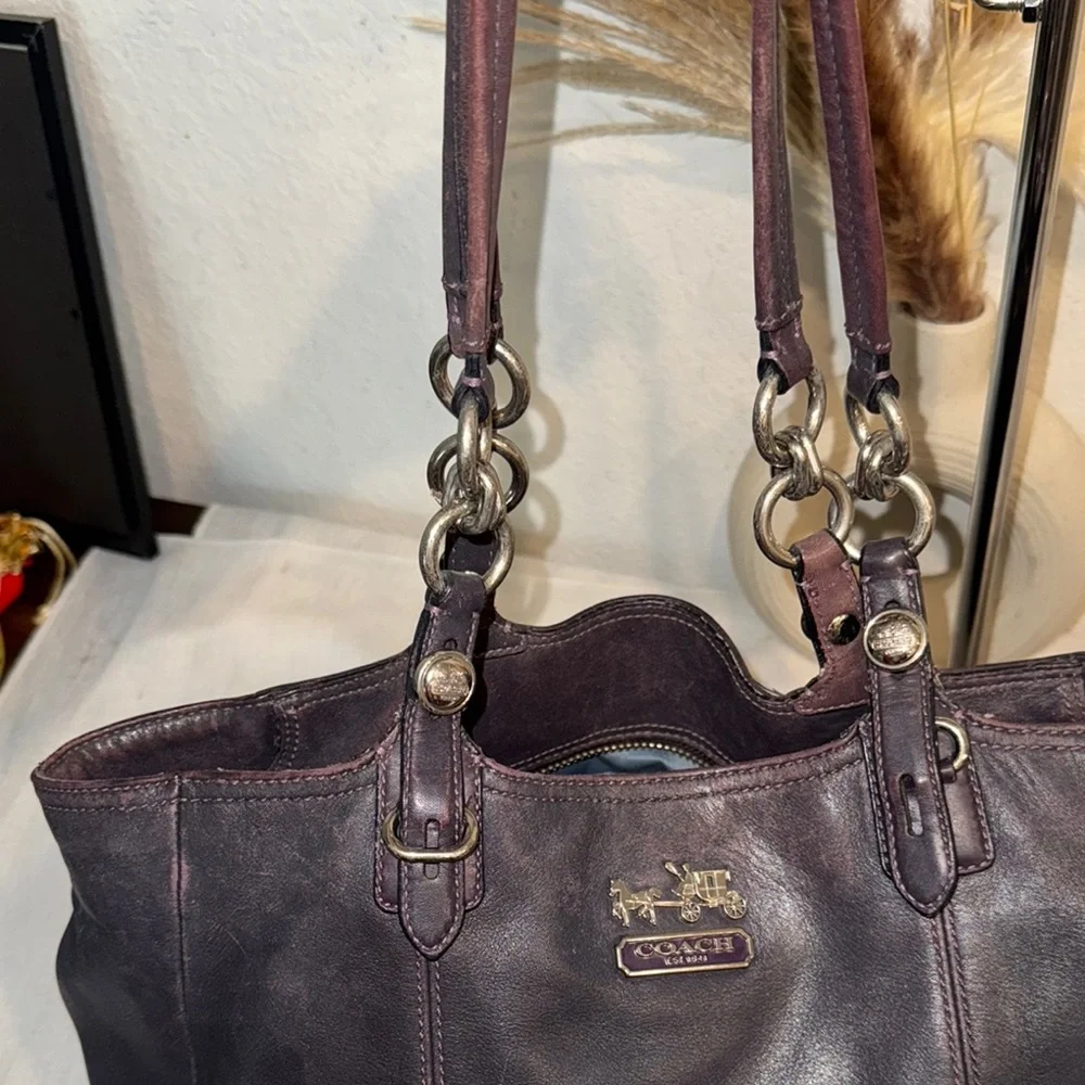 Authentic Coach Edie Shoulder Leather Bag - Picture 7 of 10